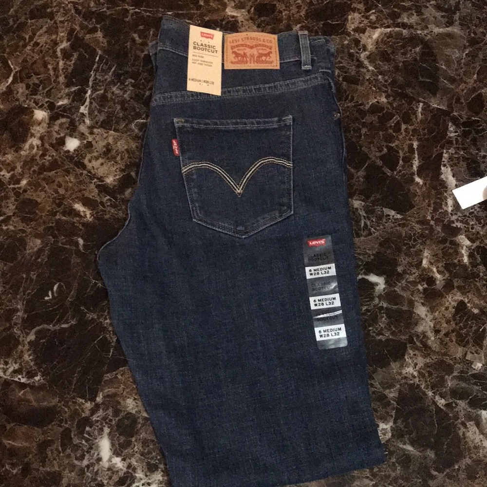 Classic Bootcut Levi’s NWT